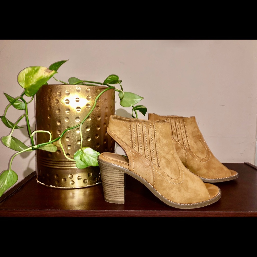 •OPEN TOE & OPEN HEEL BOOTIES•